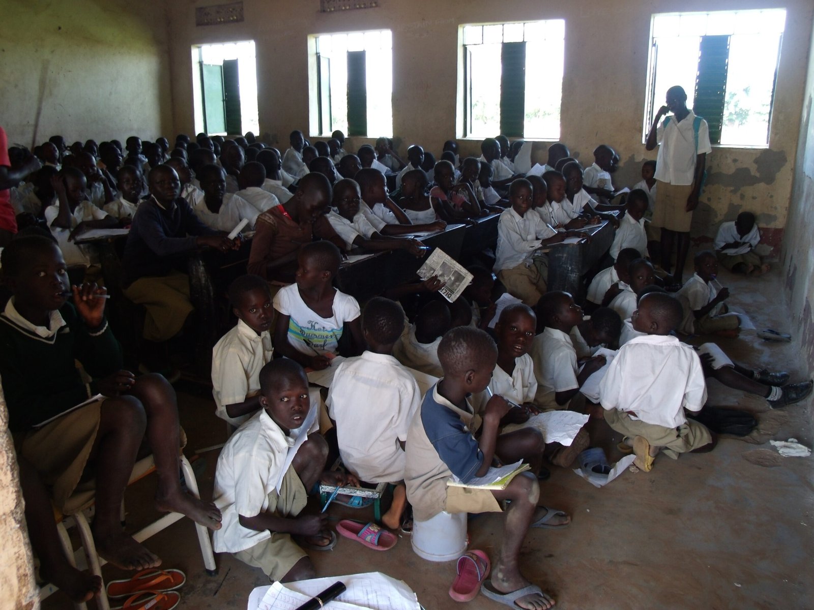 Pupils attending a crowded classroom at Kingi Primary School in South Sudan